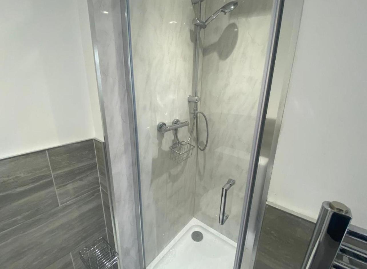 The Lily Pad Near Poole Dorset Self Contained Private Entrance And Free Parking Hotel Corfe Mullen Ngoại thất bức ảnh